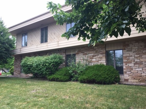 NEW LISTING: 2010 E 38th St, Davenport, IA 52807